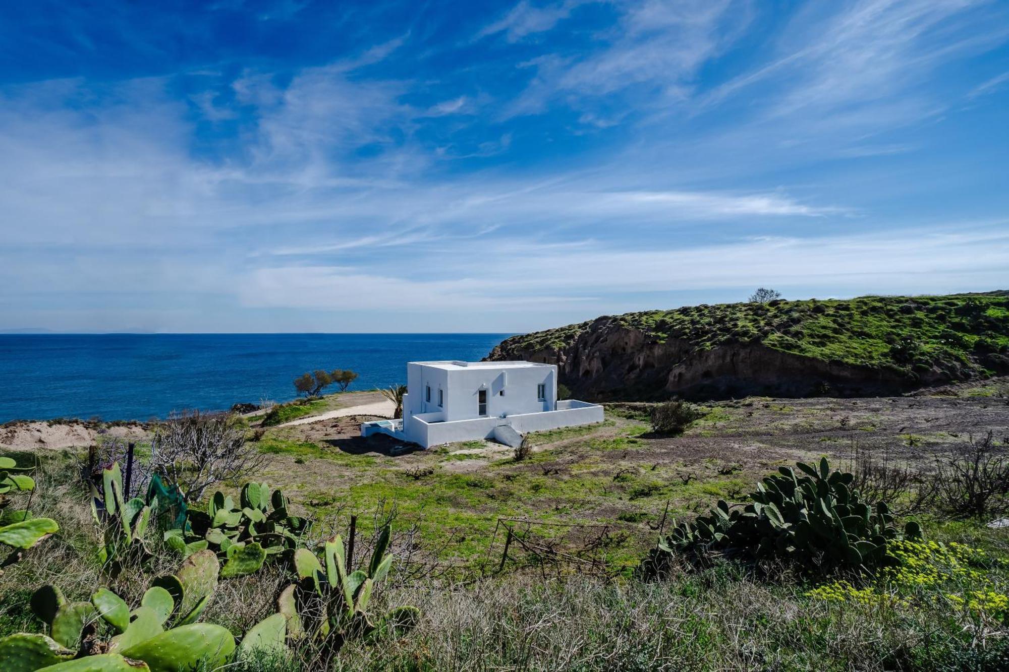 Peaceful Seafront Retreat In Santorini -Sonus Mare Beach Houses Vourvoulos Экстерьер фото